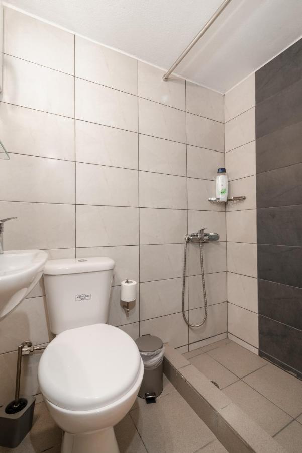 Spacious Apartment-600M From The Subway Atenas Exterior foto
